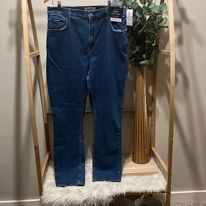 NWT Abercrombie & Fitch Curve Love 90’s Straight Jeans